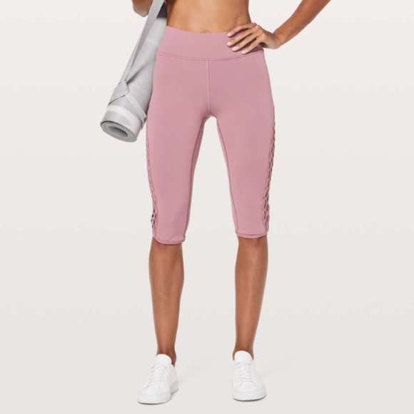Lululemon Love Knot Crop *15" Figue 4 - Picture 2 of 14